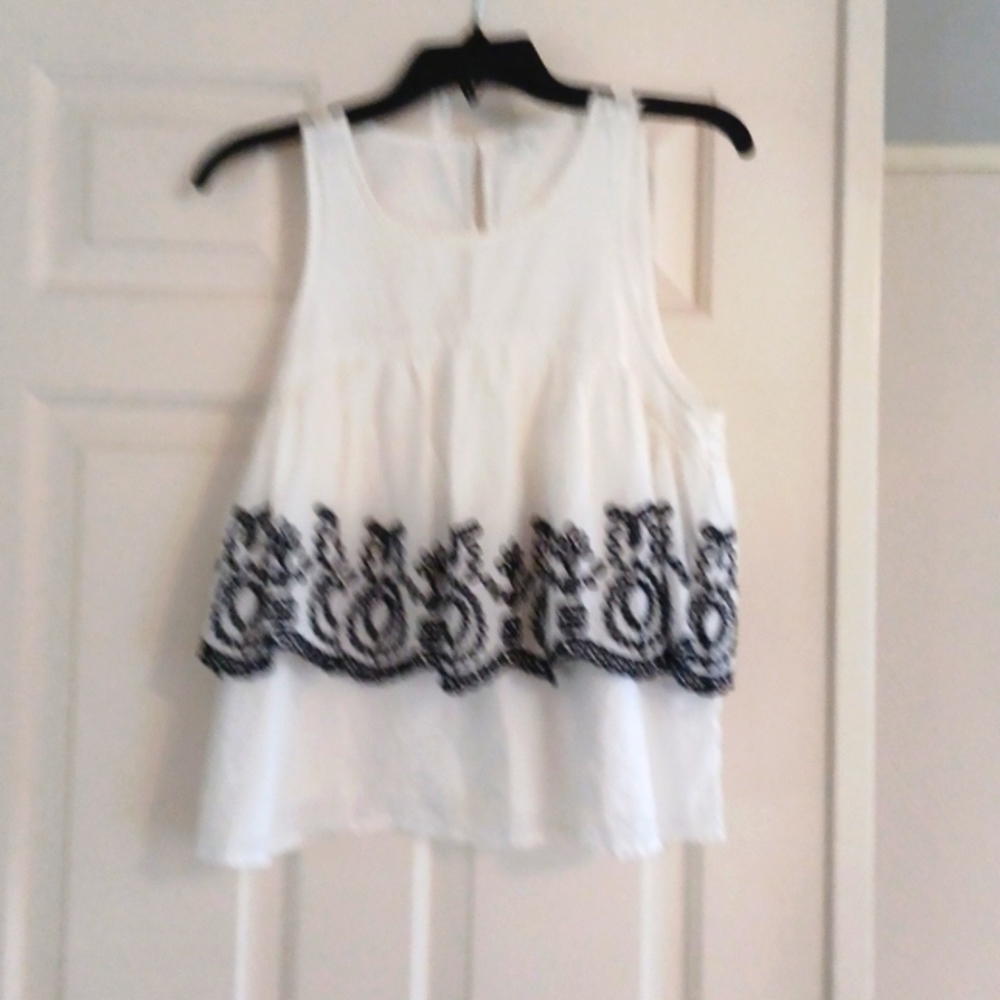 Abound White & Black Eyelet Blouse size Small